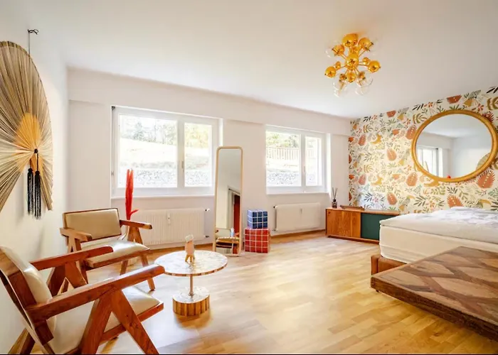 Cozy Central Apartment At A Special Price!