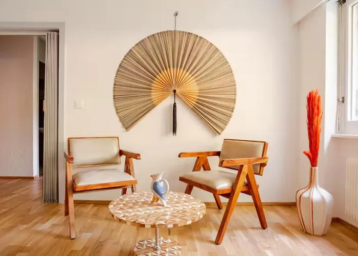 Cozy Central Apartment At A Special Price!